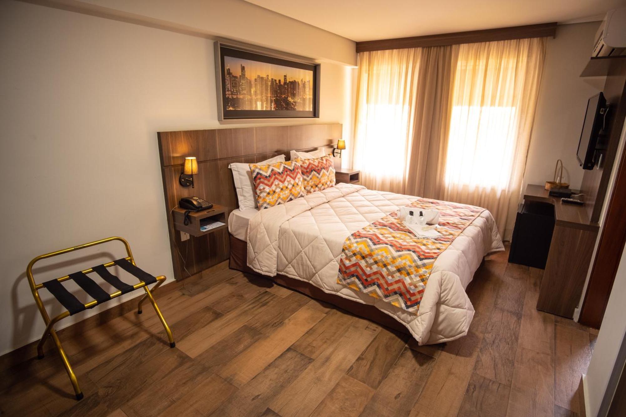Padom Business Hotel Bragança Paulista Eksteriør bilde