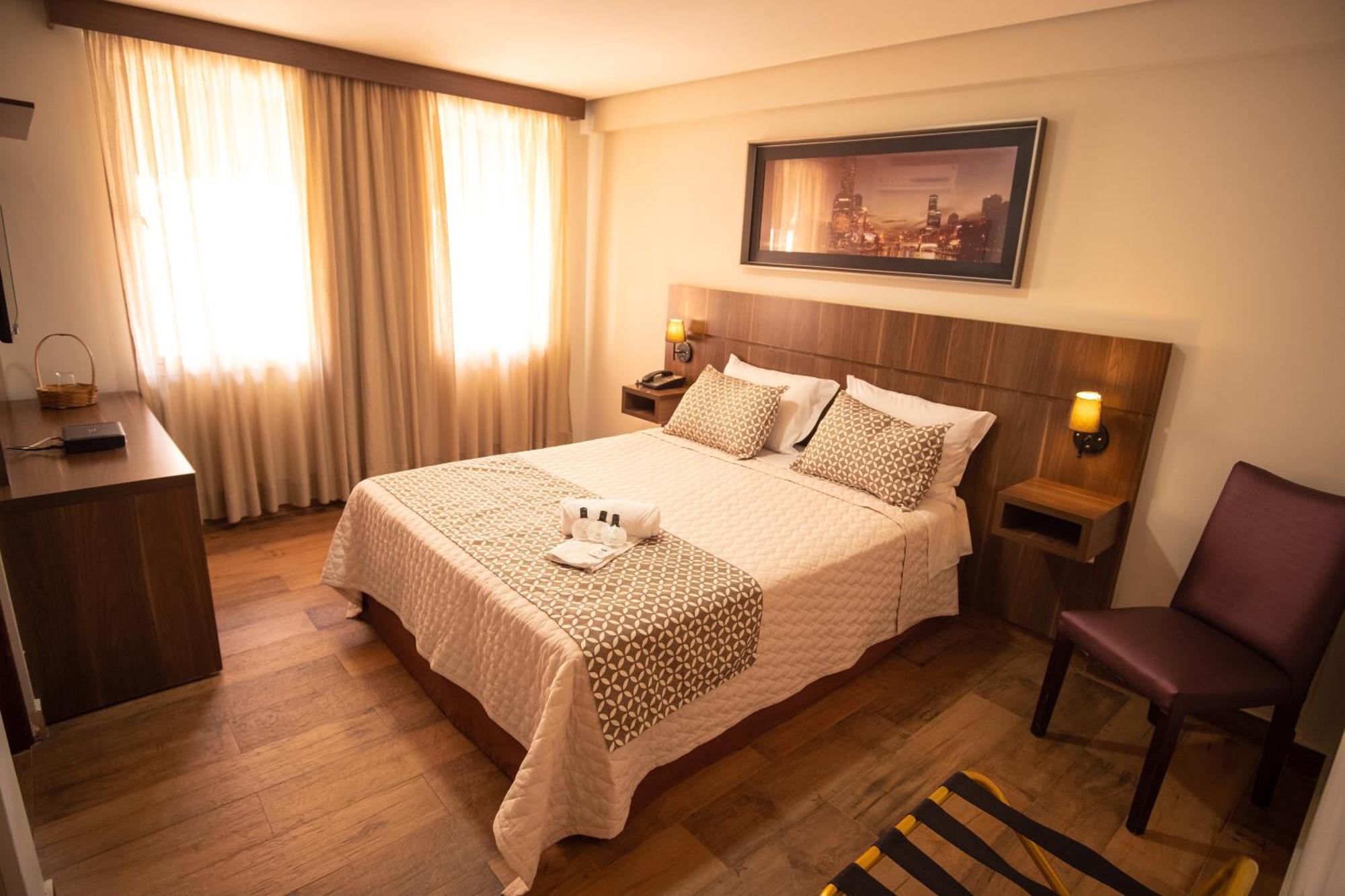 Padom Business Hotel Bragança Paulista Eksteriør bilde