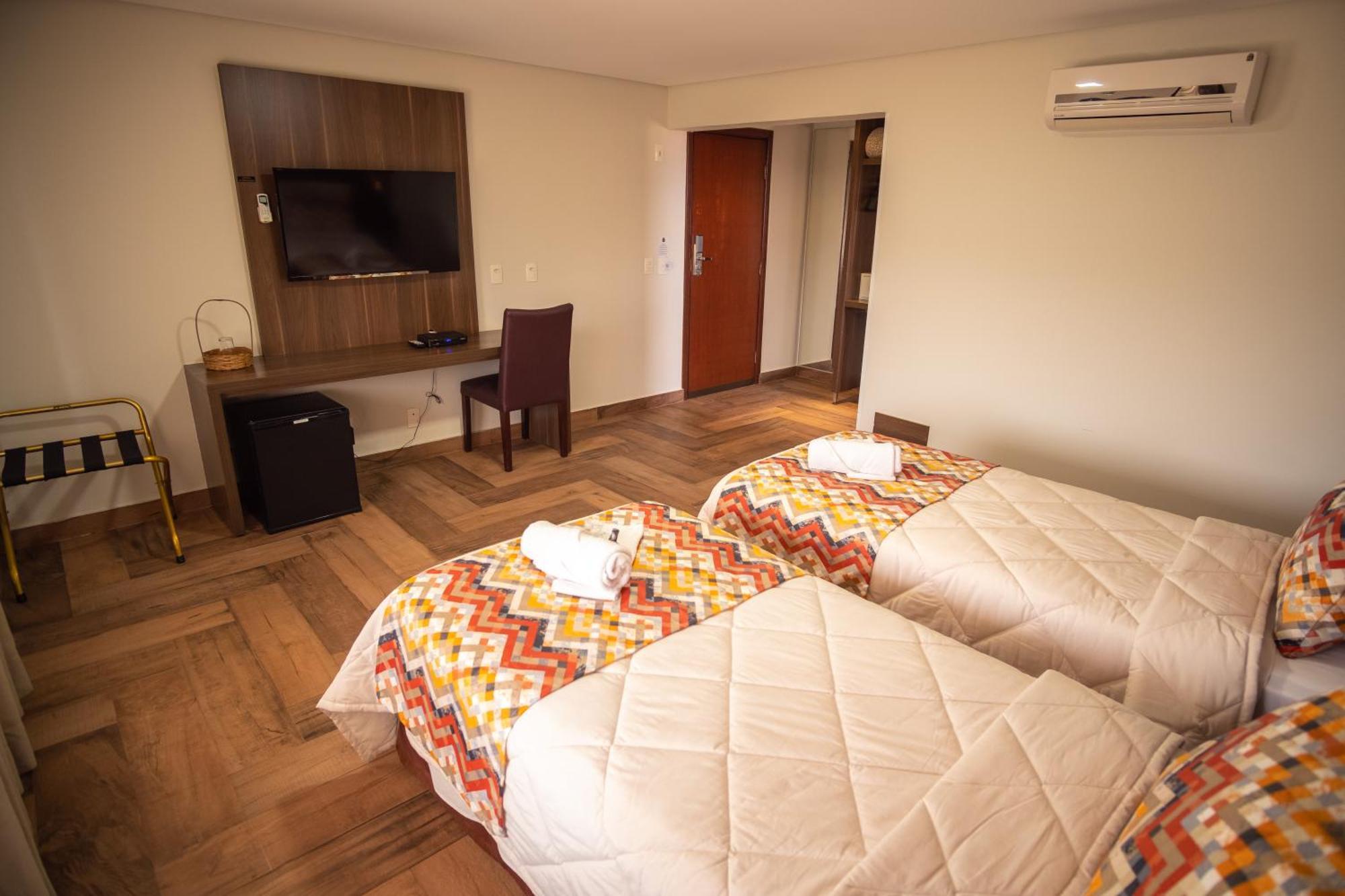 Padom Business Hotel Bragança Paulista Eksteriør bilde