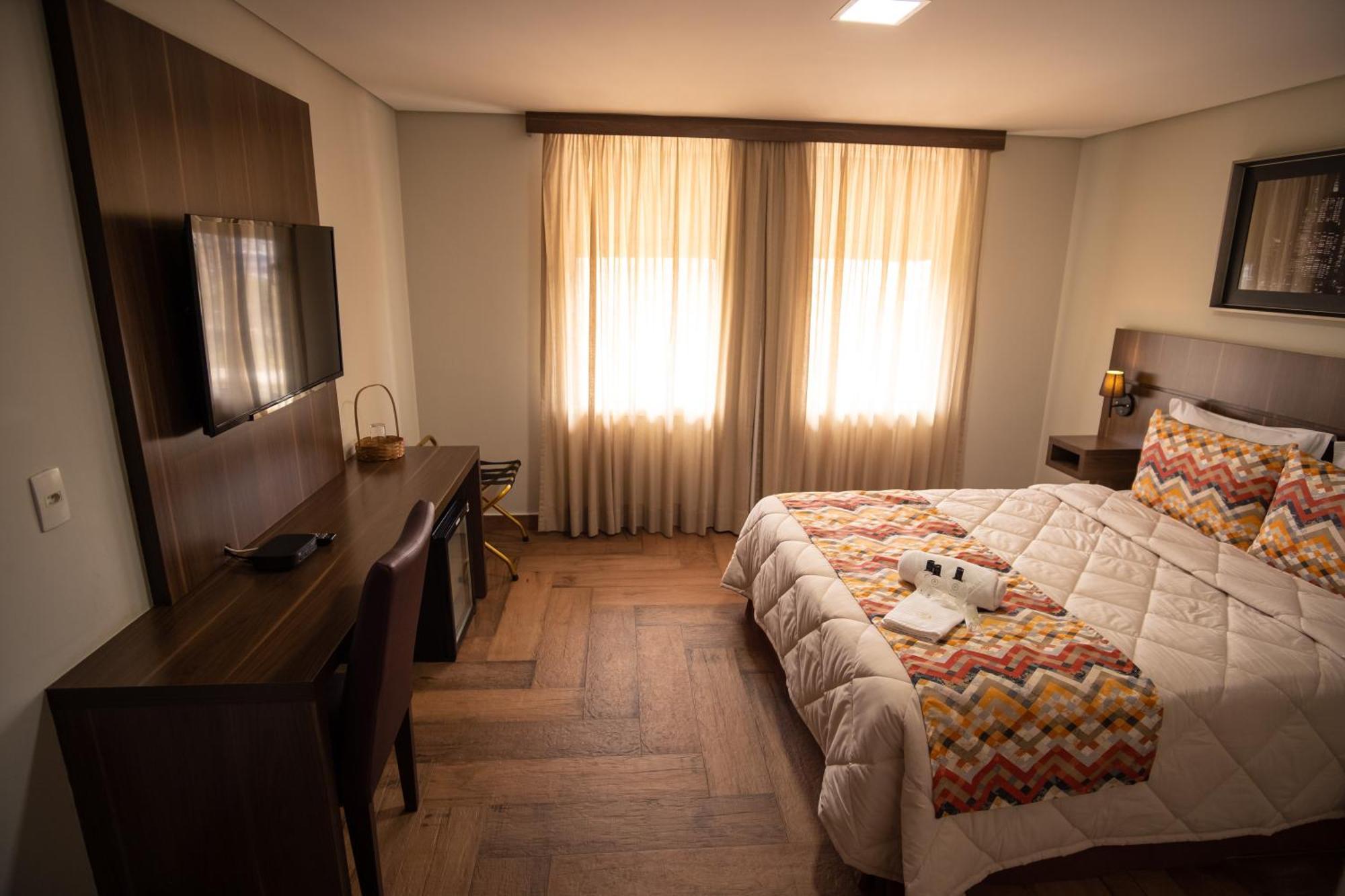 Padom Business Hotel Bragança Paulista Eksteriør bilde