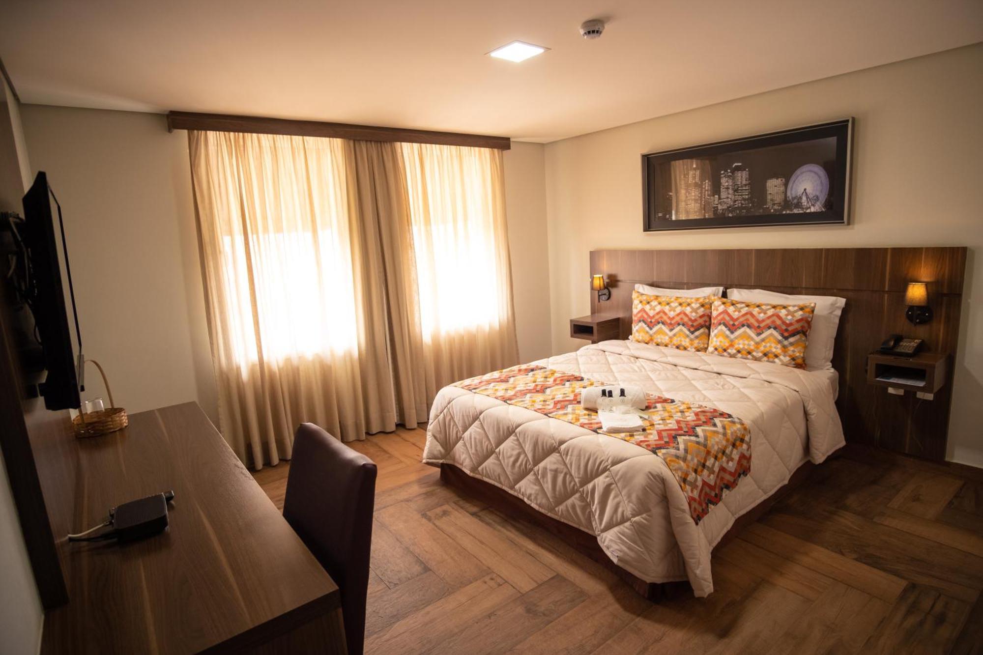 Padom Business Hotel Bragança Paulista Eksteriør bilde