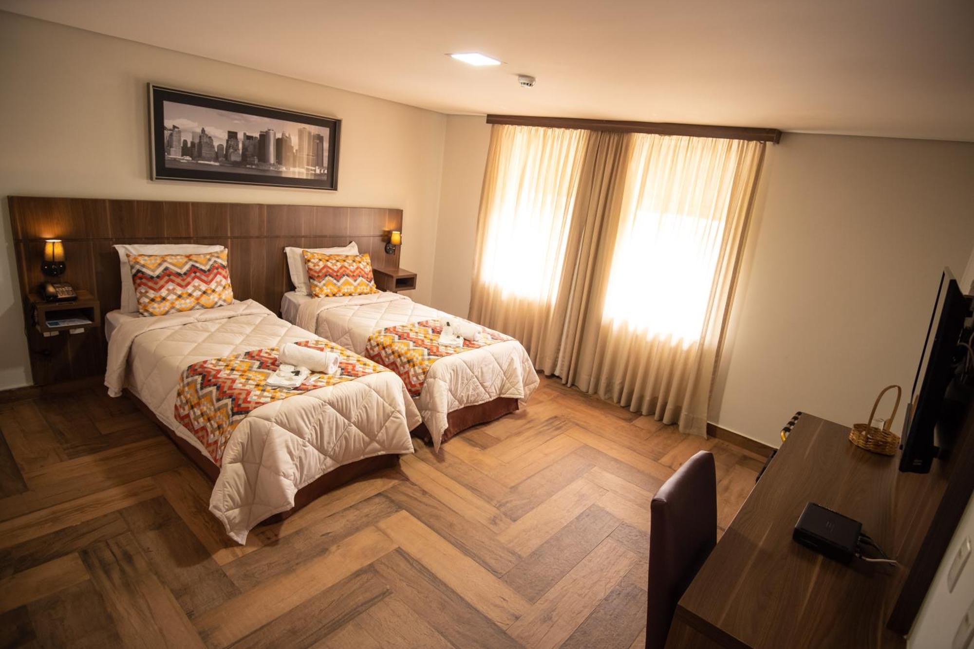 Padom Business Hotel Bragança Paulista Eksteriør bilde