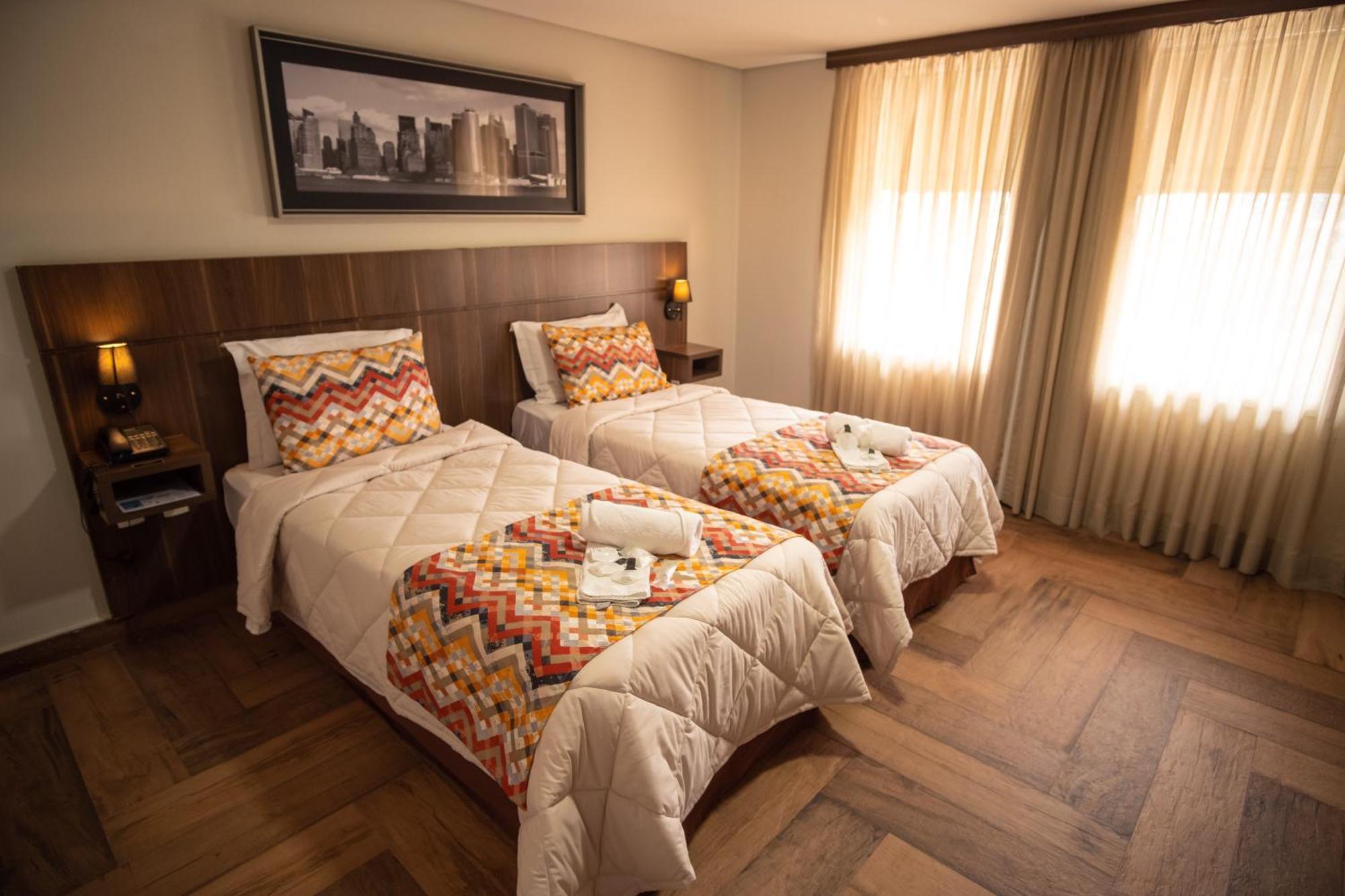 Padom Business Hotel Bragança Paulista Eksteriør bilde